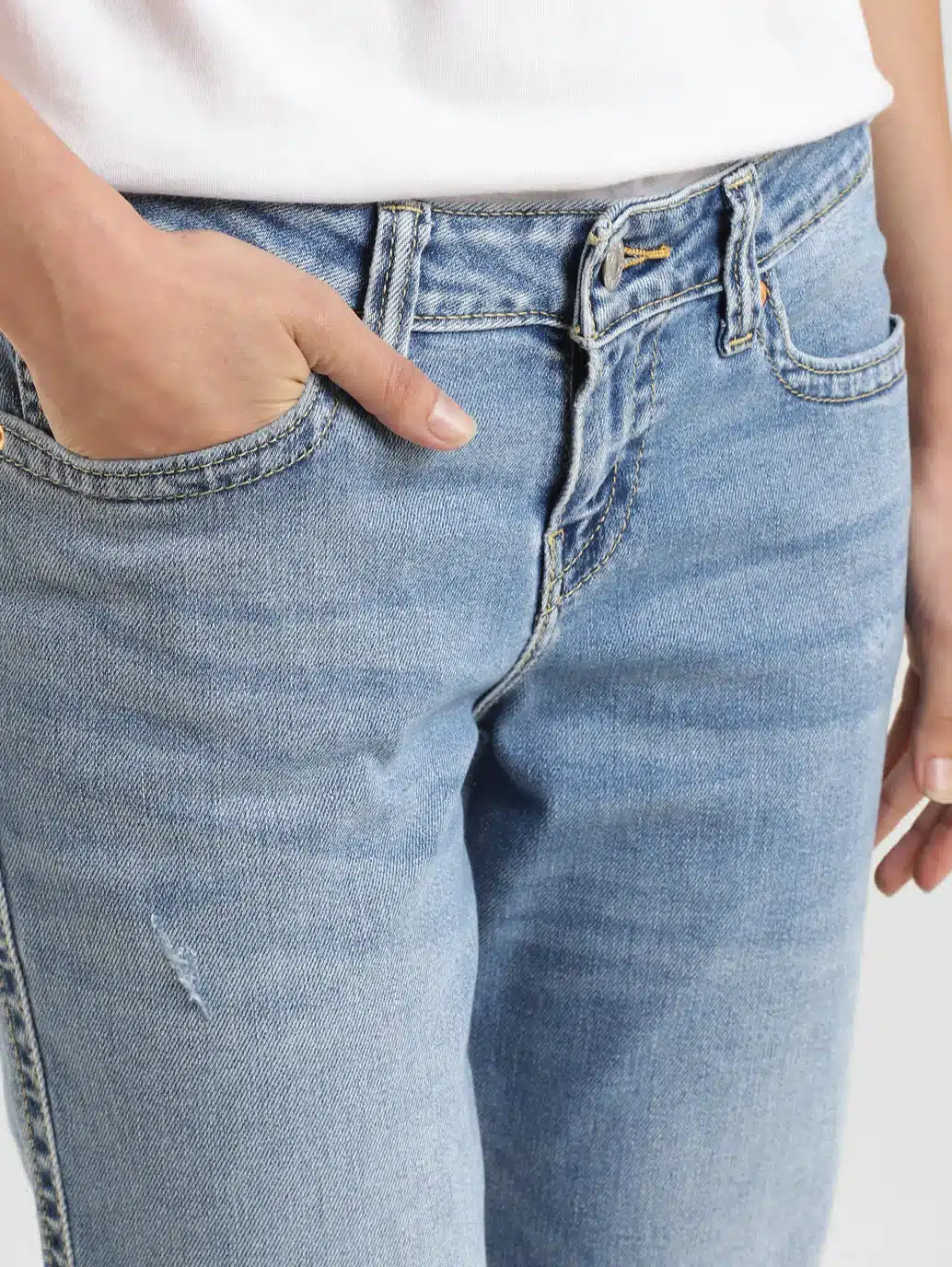 A70410001_04_Front_details_56016bbb-fc57-4338-aba9-9f411d3de64f