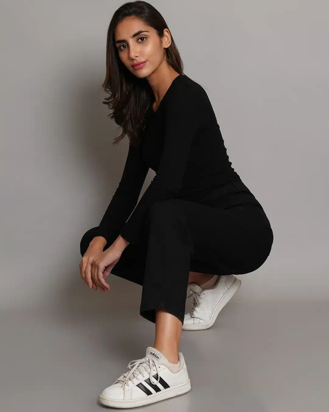 women-s-black-jeans-594462-1685016173-5