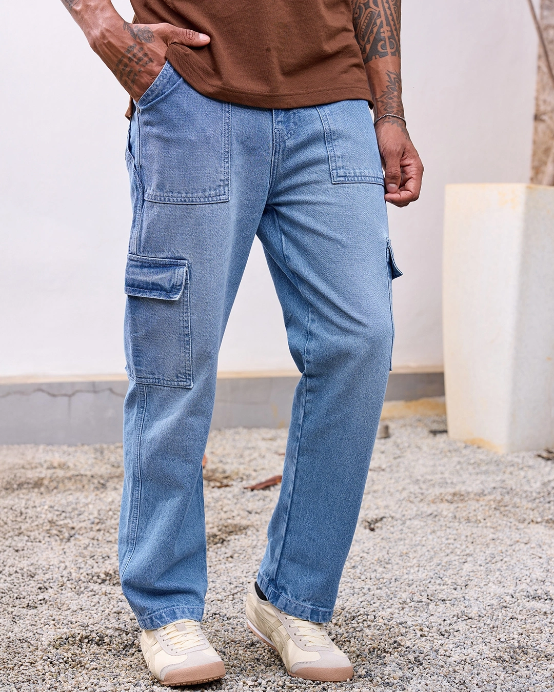 men-s-blue-washed-baggy-fit-cargo-mid-rise-jeans-624694-1762422817-2