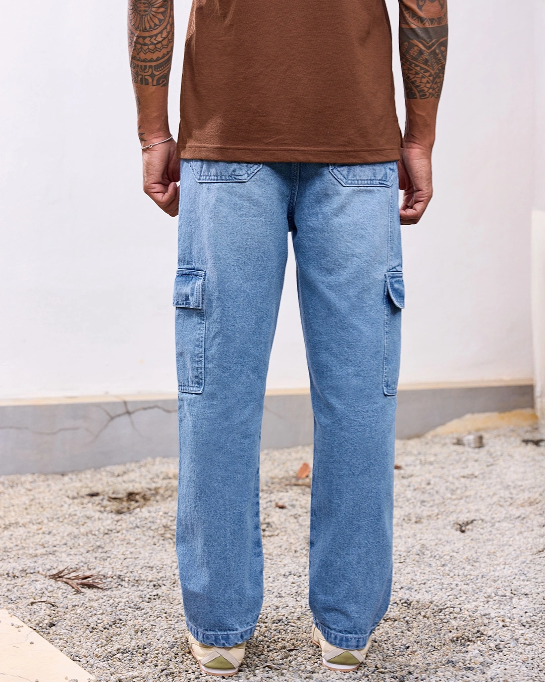 men-s-blue-washed-baggy-fit-cargo-mid-rise-jeans-624694-1762422822-3